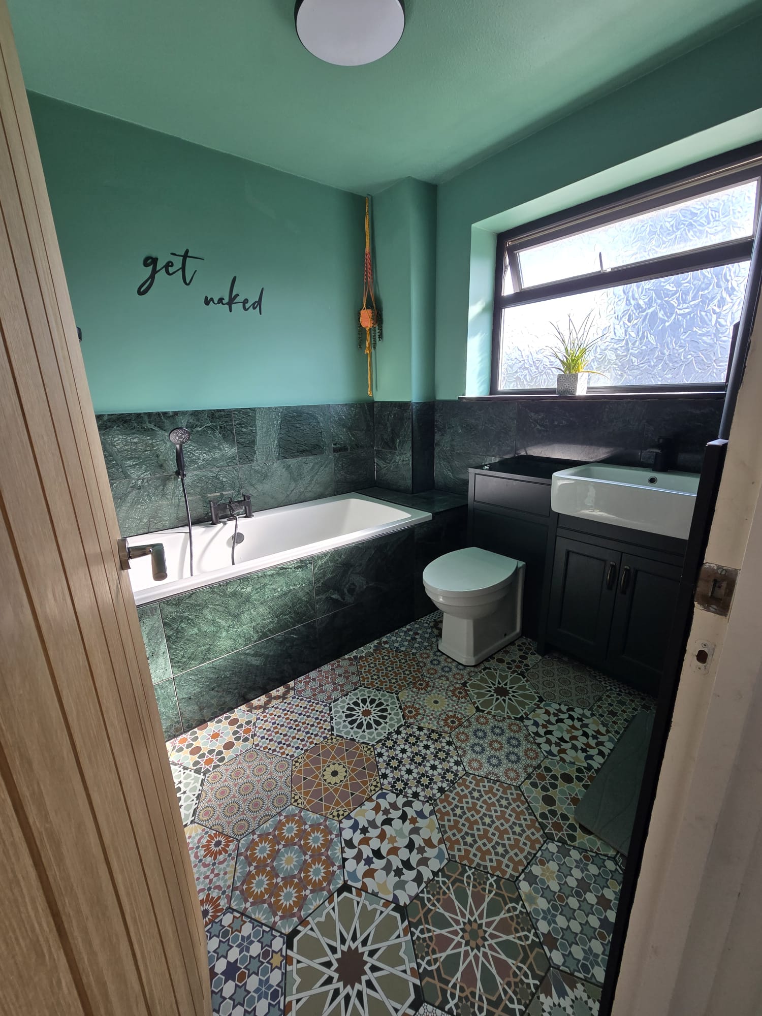 Rune Construction – Completed bathroom renovation